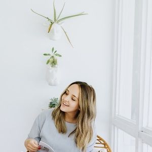 Meet your Posher, Telia